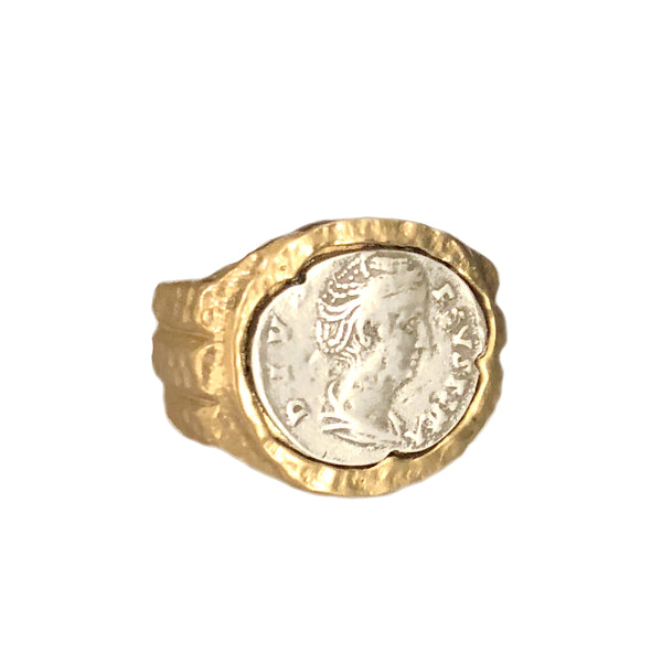 9ct Gold Vintage Medallion Coin Ring – Saint L'amour Vintage